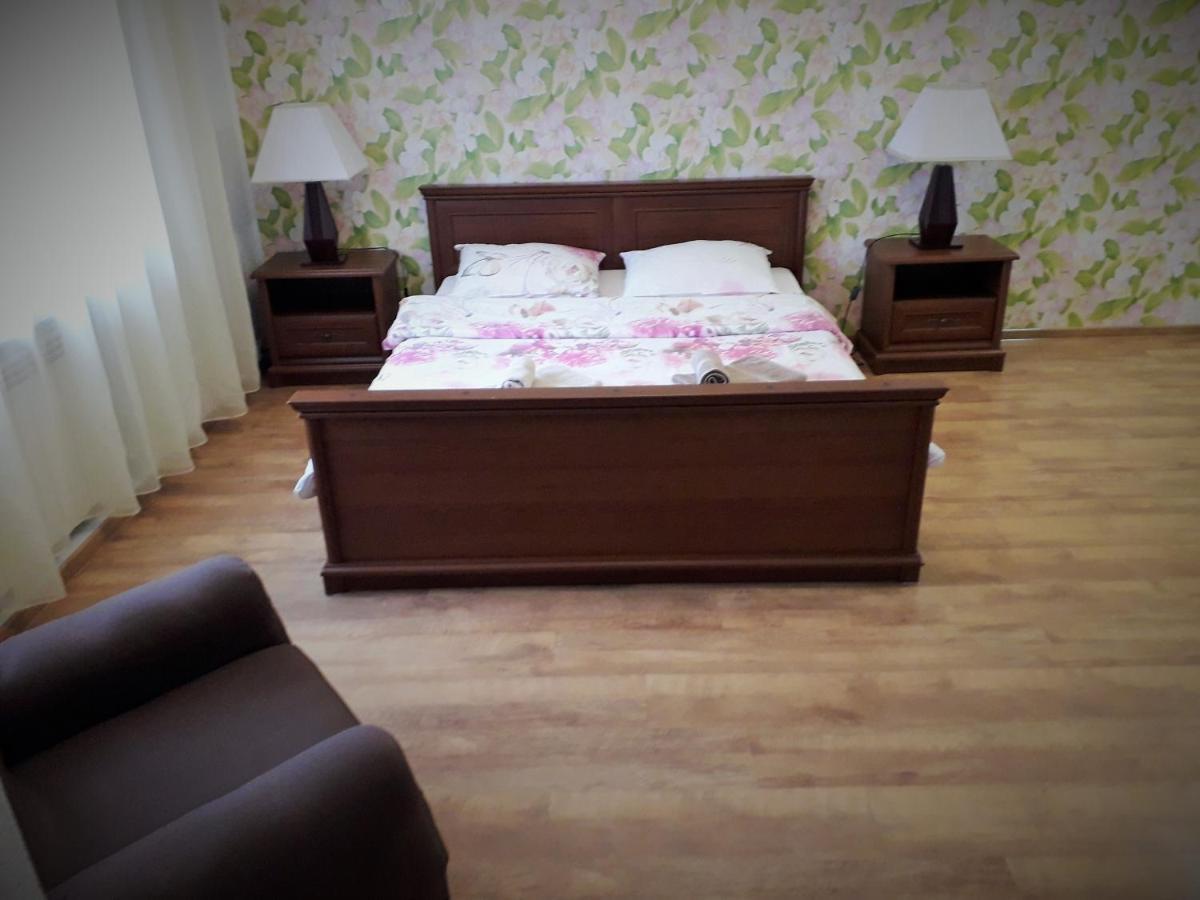 Guest House On Ivana Franka Novyye Petrovtsy Zewnętrze zdjęcie