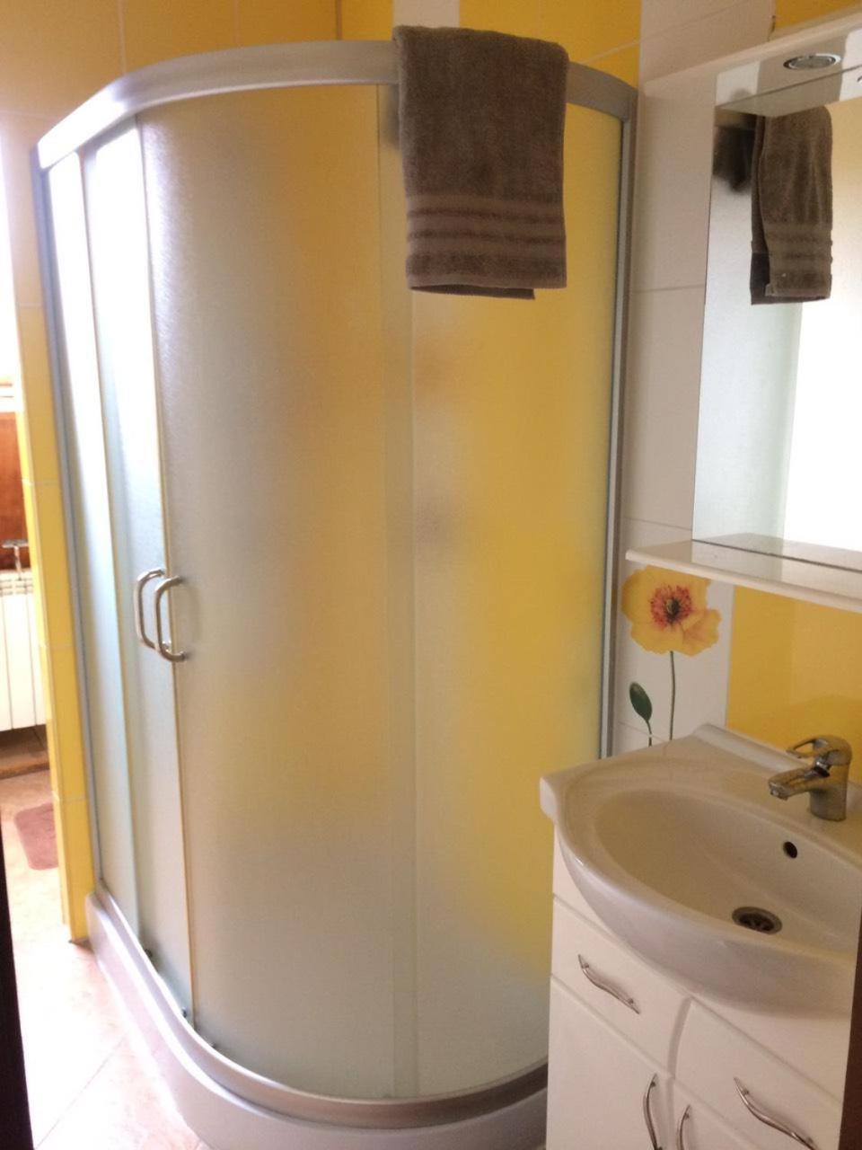 Guest House On Ivana Franka Novyye Petrovtsy Zewnętrze zdjęcie